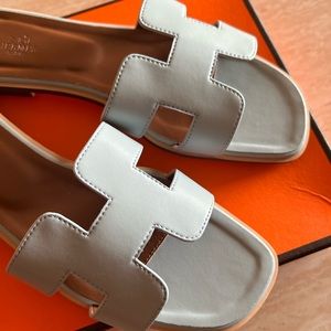 Brand NEW Light Blue Designer Slides Size 10